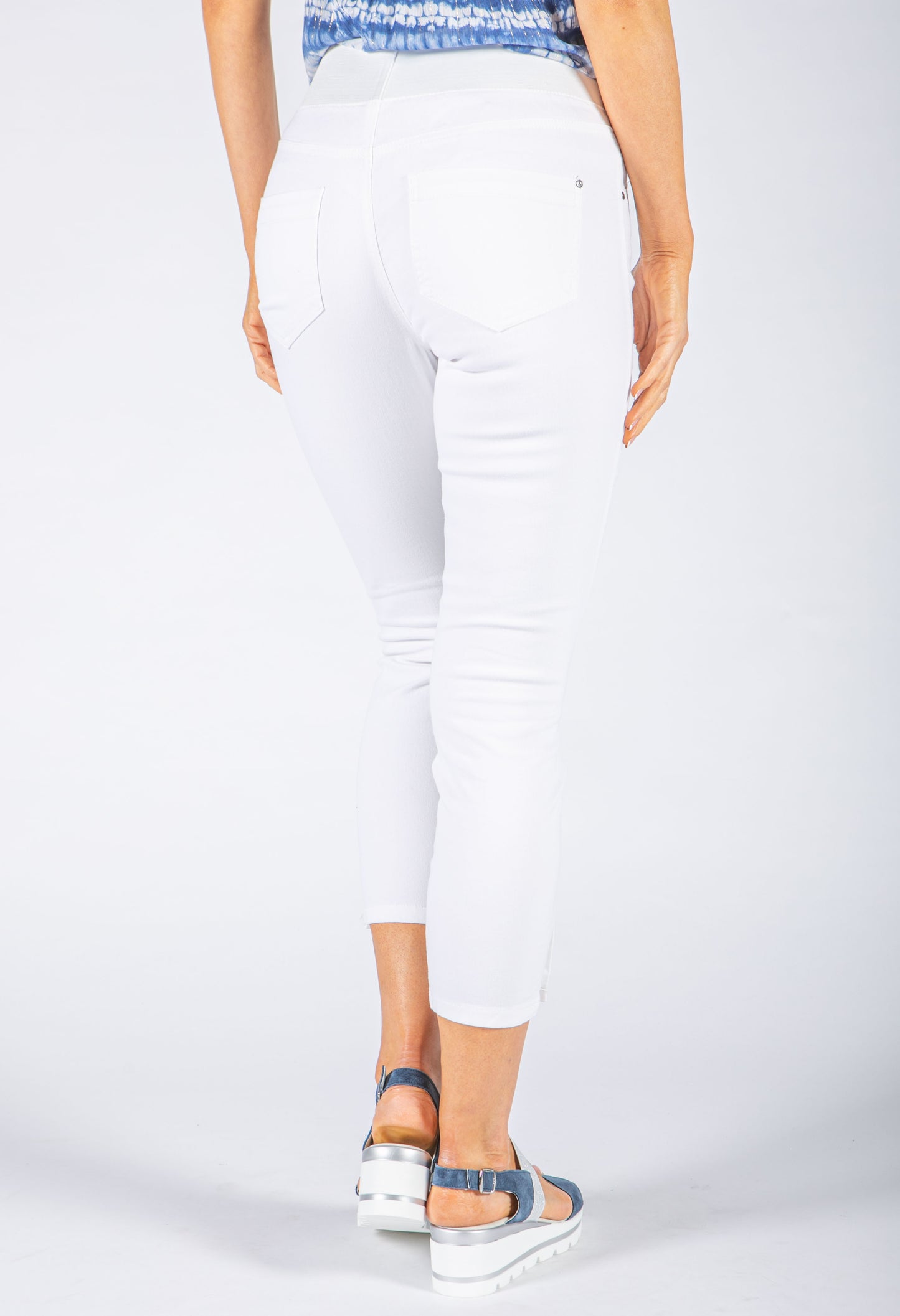 Cropped Trouser with Button Detail