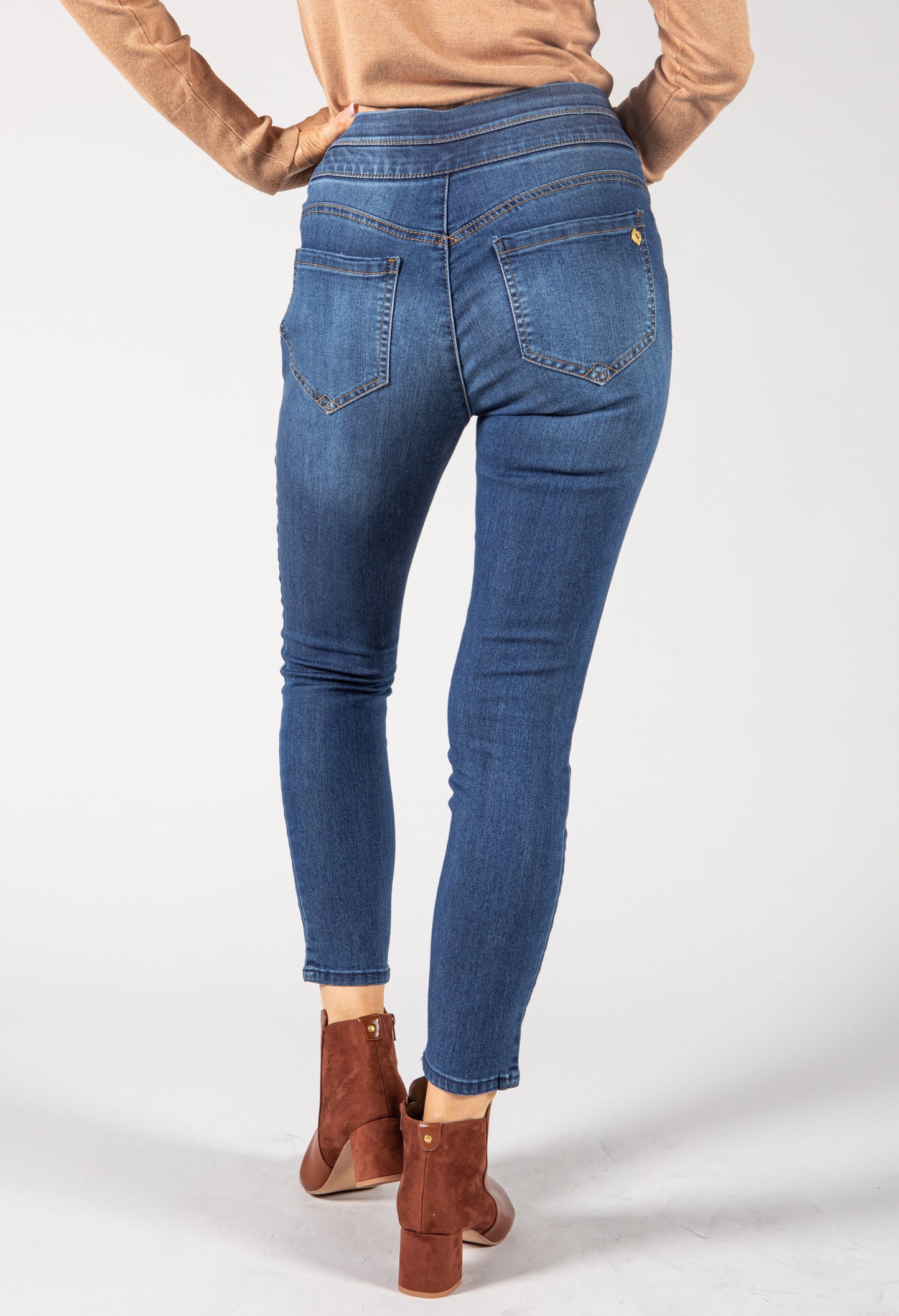 Pull On Glider Ankle Length Jean from LA