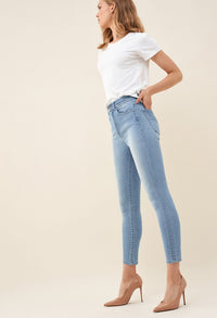 ELEGANT CAPRI LIGHT JEANS