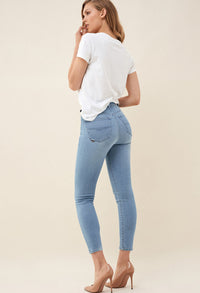 ELEGANT CAPRI LIGHT JEANS