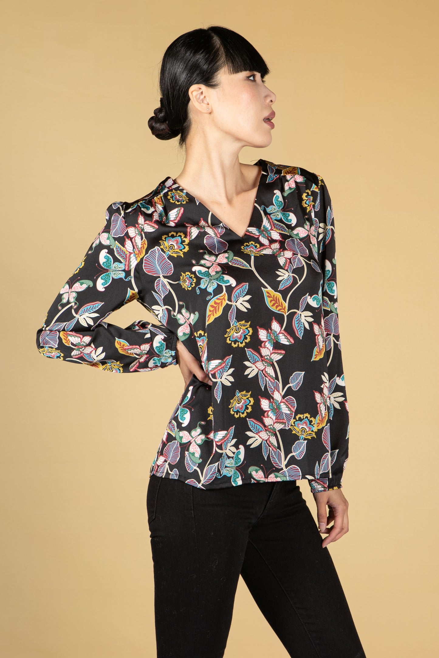 BUTTERFLY PRINT V NECK BLOUSE