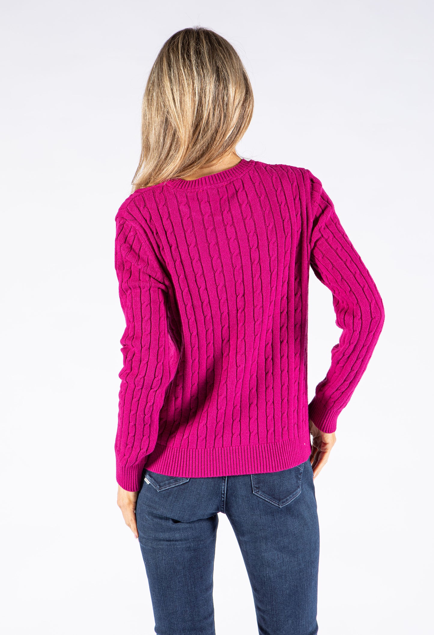 Round Neck Cable Knit