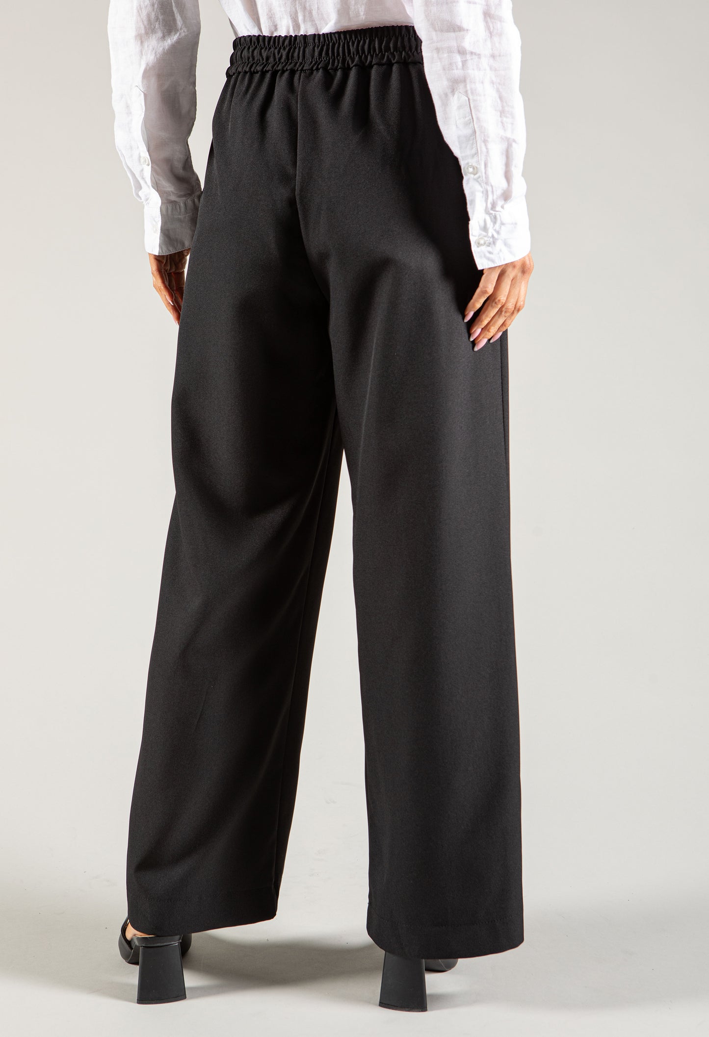 Wide Leg Trouser