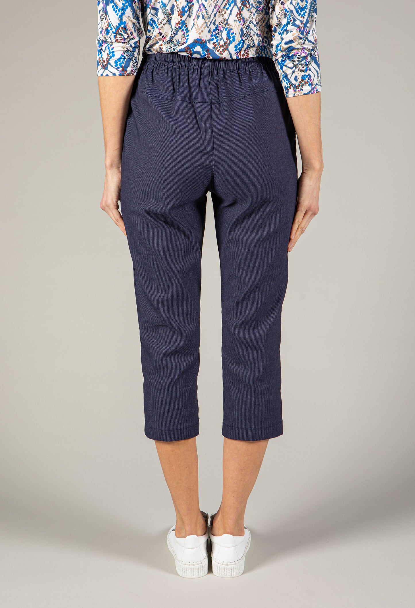 Pull-On Cropped Trouser