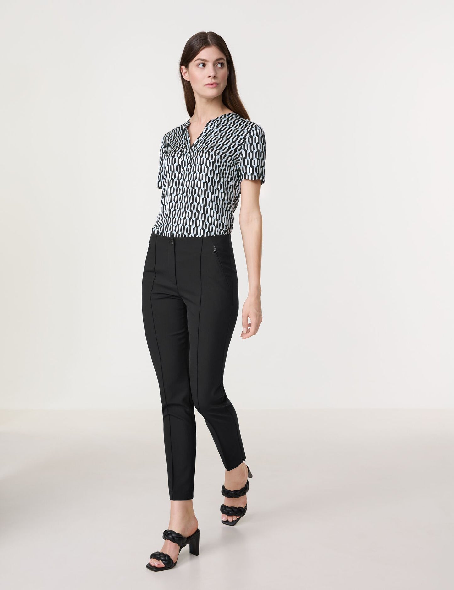 Leisure Cropped Slim Fit Pant