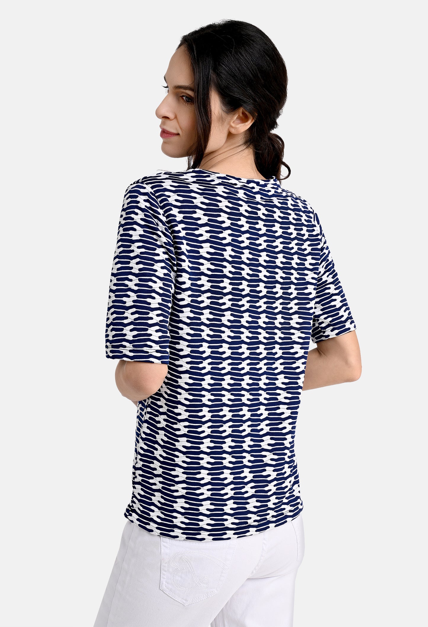 Shirt with jacquard pattern