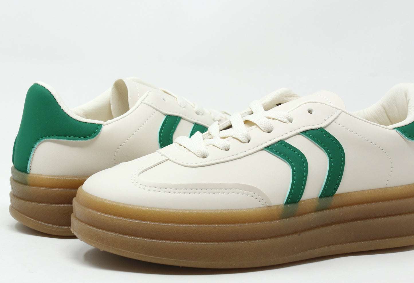 Curve Stripe Trainer