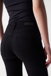 SECRET PUSH IN SLIM TRUE BLACK JEANS