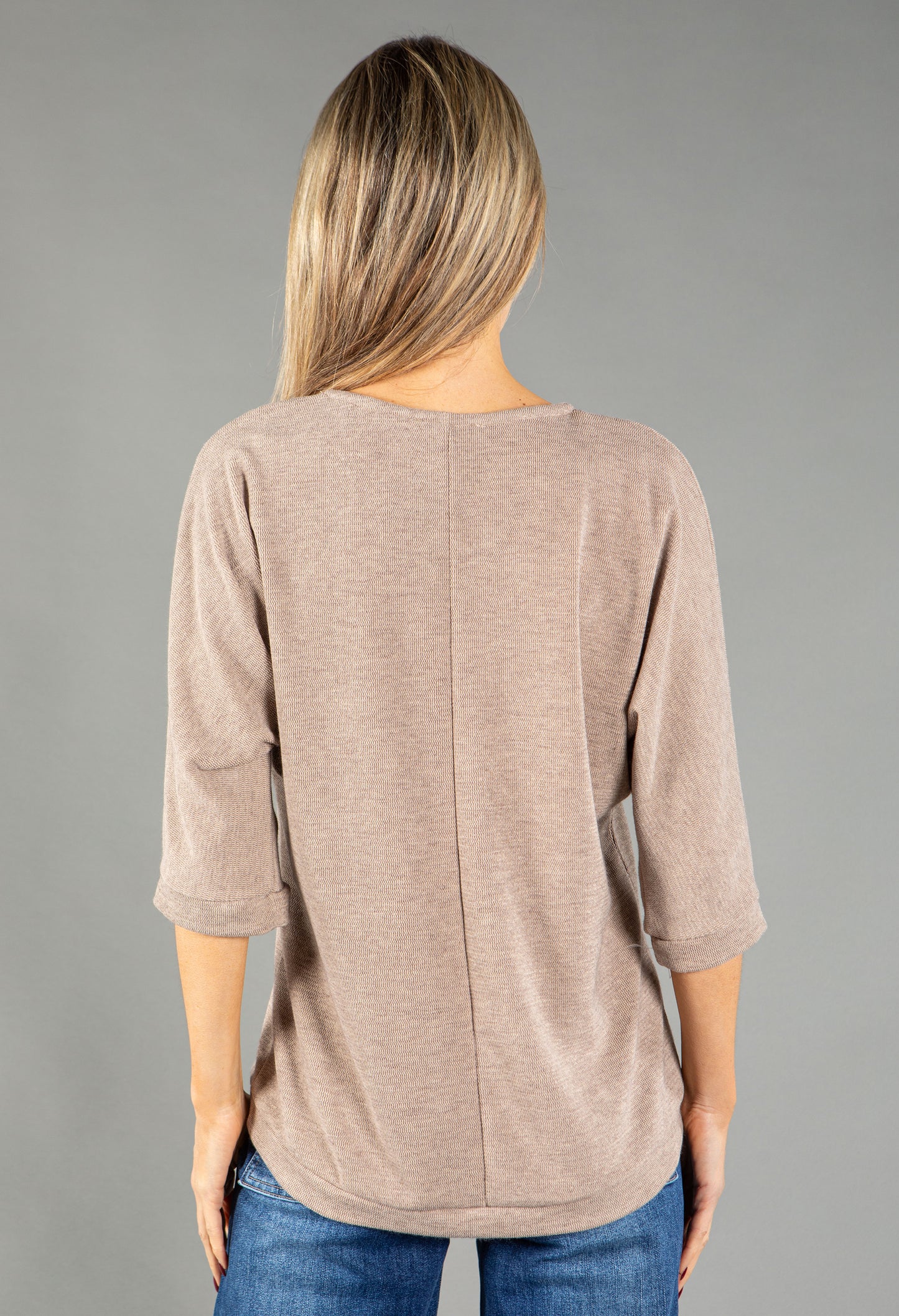 Round Neckline Knit Pullover