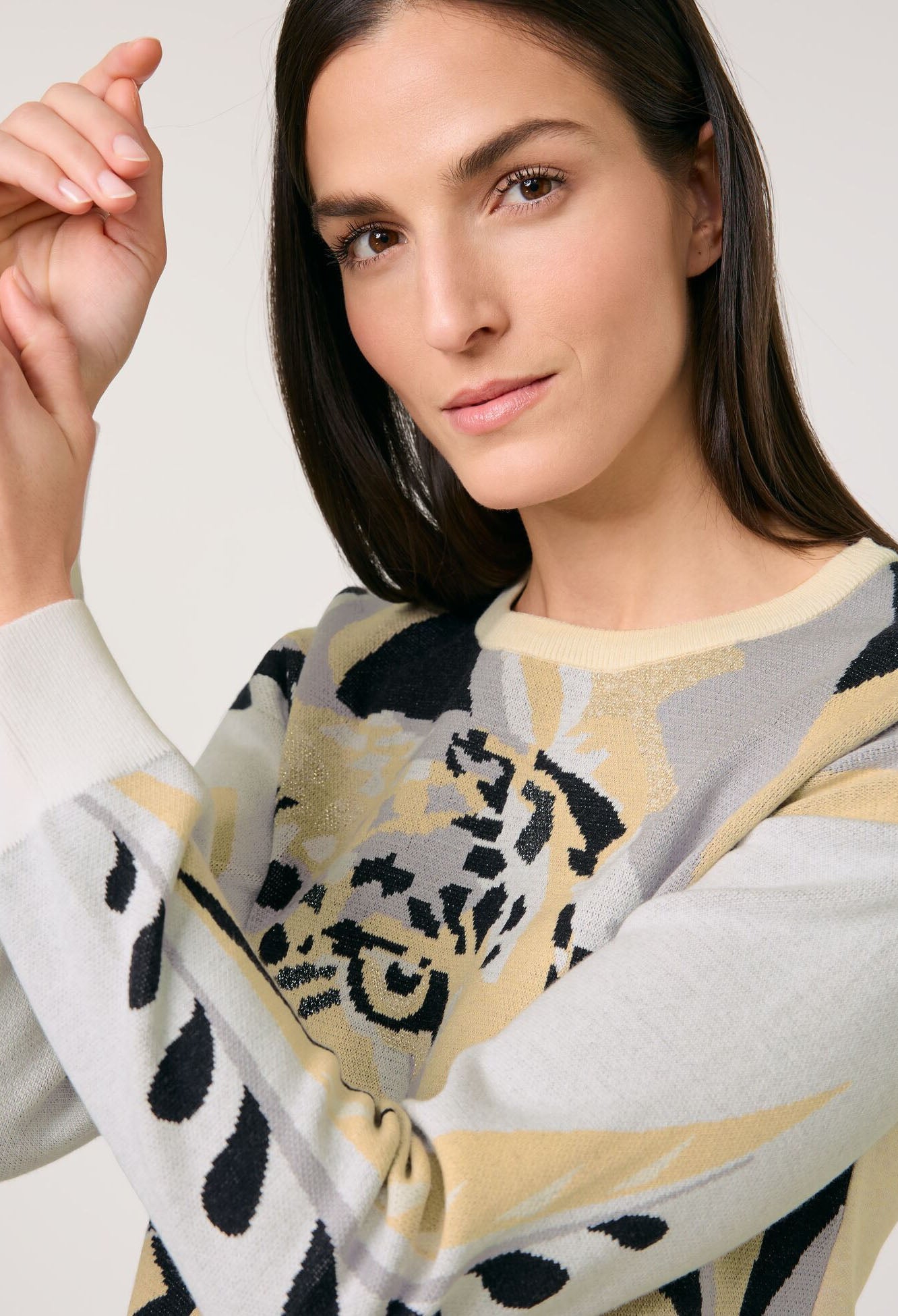 Jumper with an animal jacquard pattern