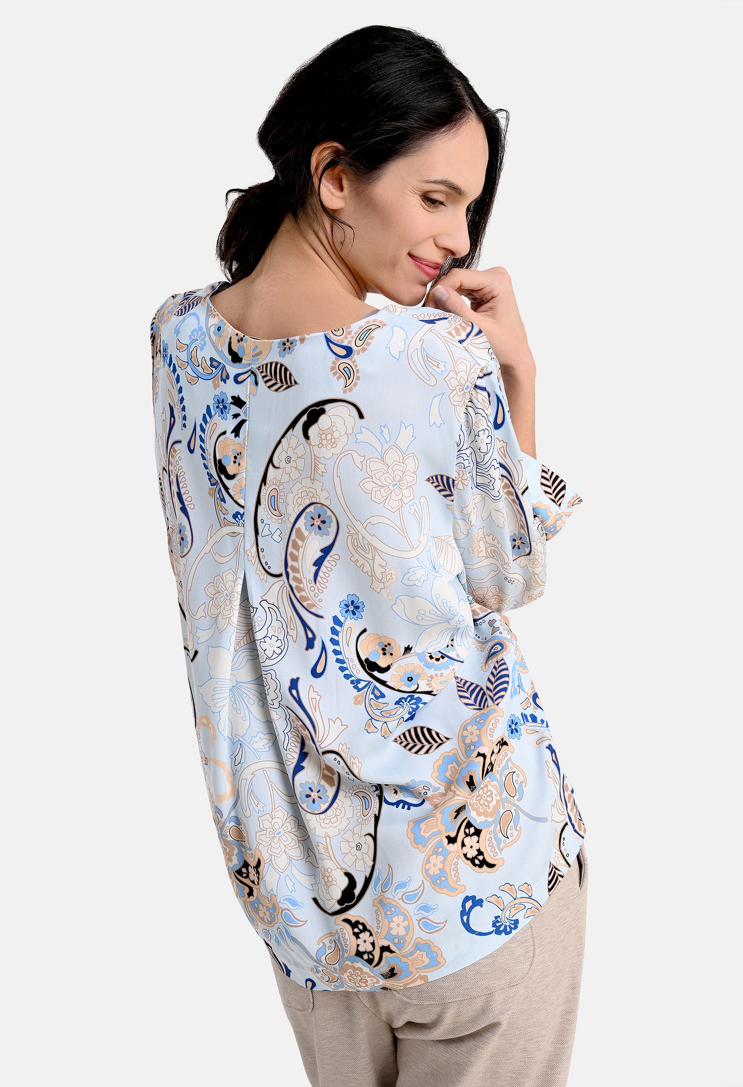 Blouse with ornament print