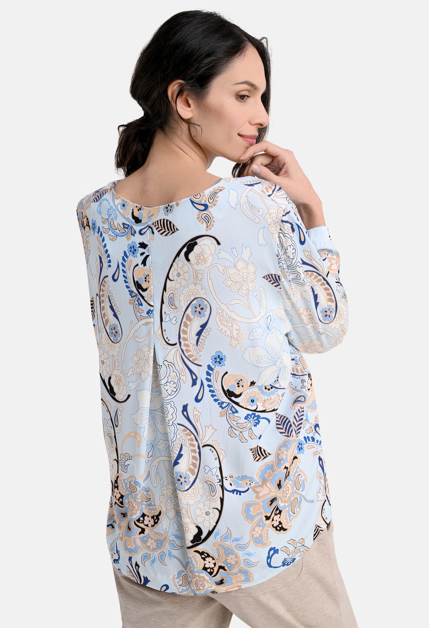 Blouse with ornament print