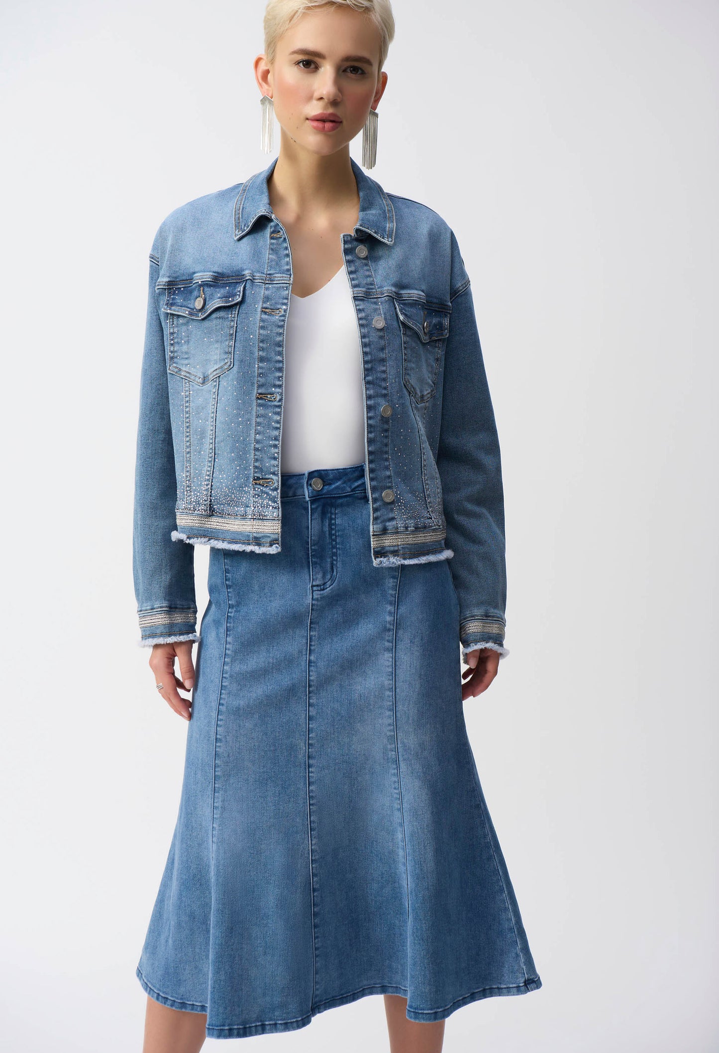 Casual Denim Jacket With Frayed Hem