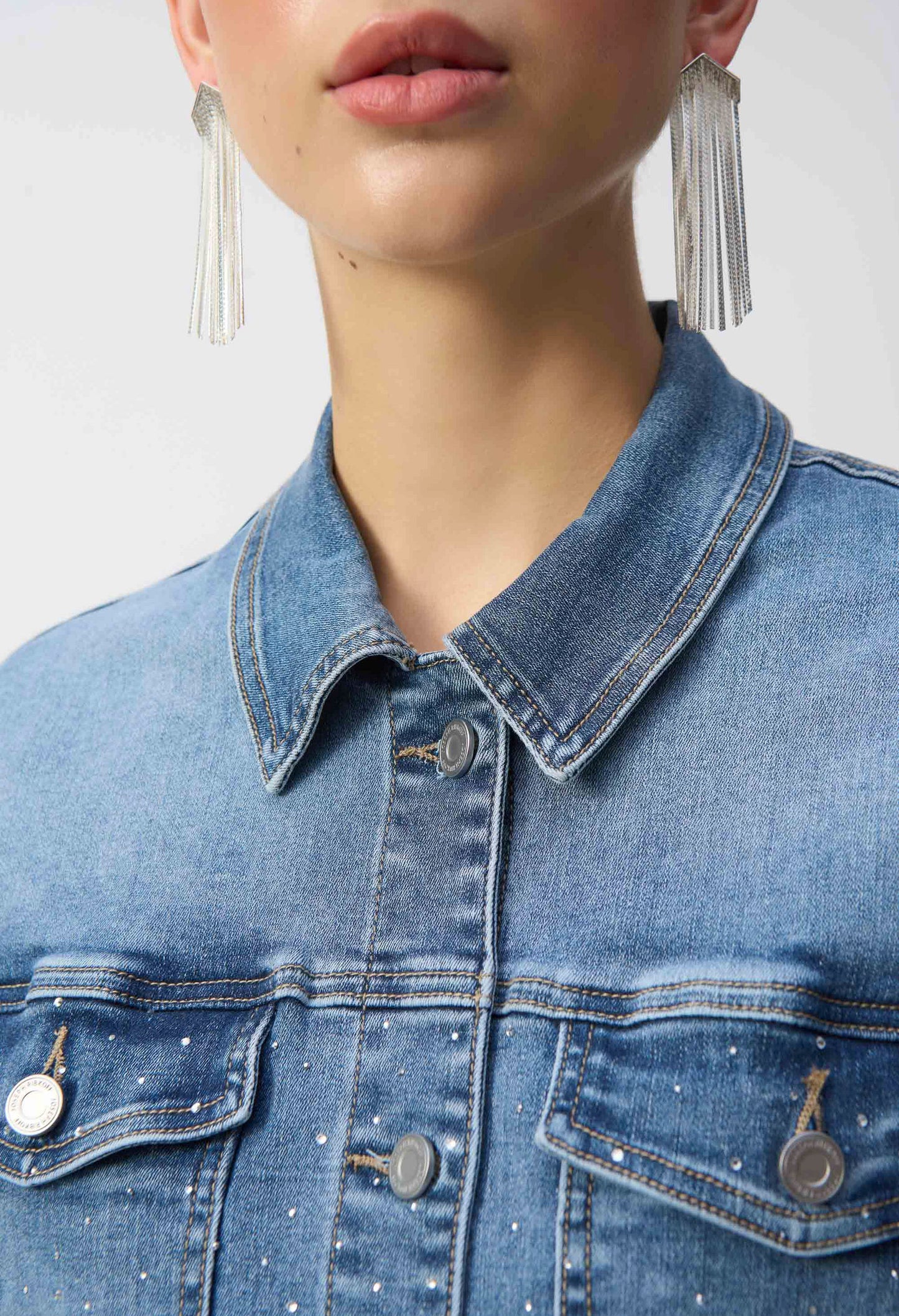 Casual Denim Jacket With Frayed Hem