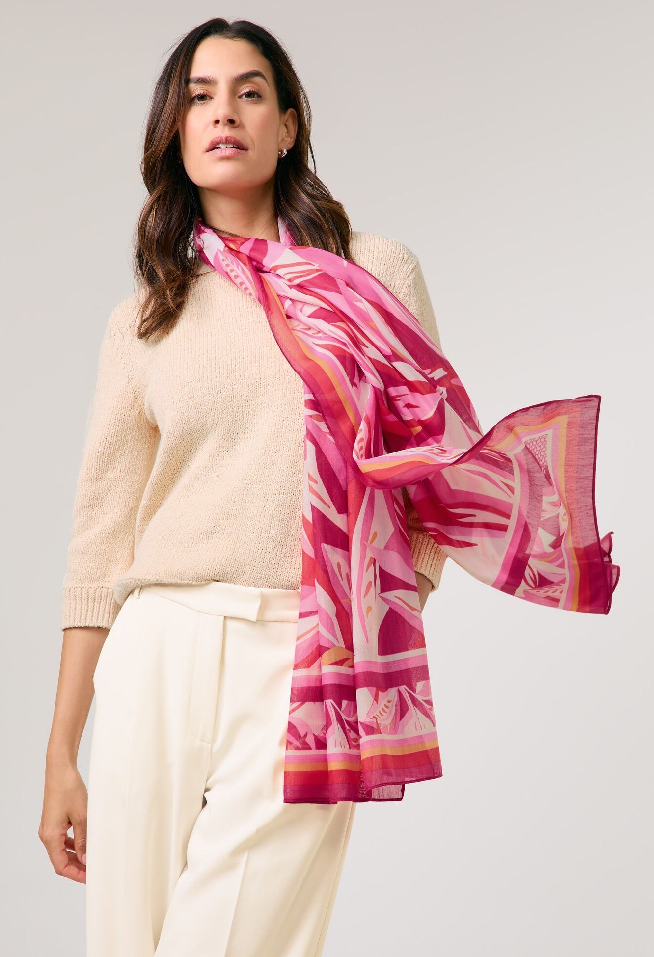 Soft scarf with a floral pattern