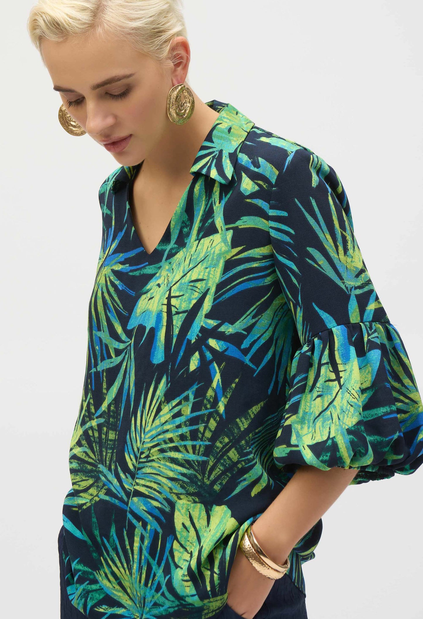 Tropical Print Puff Sleeve Pullover